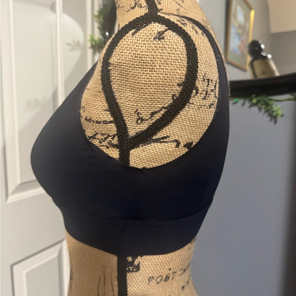 Black Deep V-Neck Bralette - Picture 6 of 8